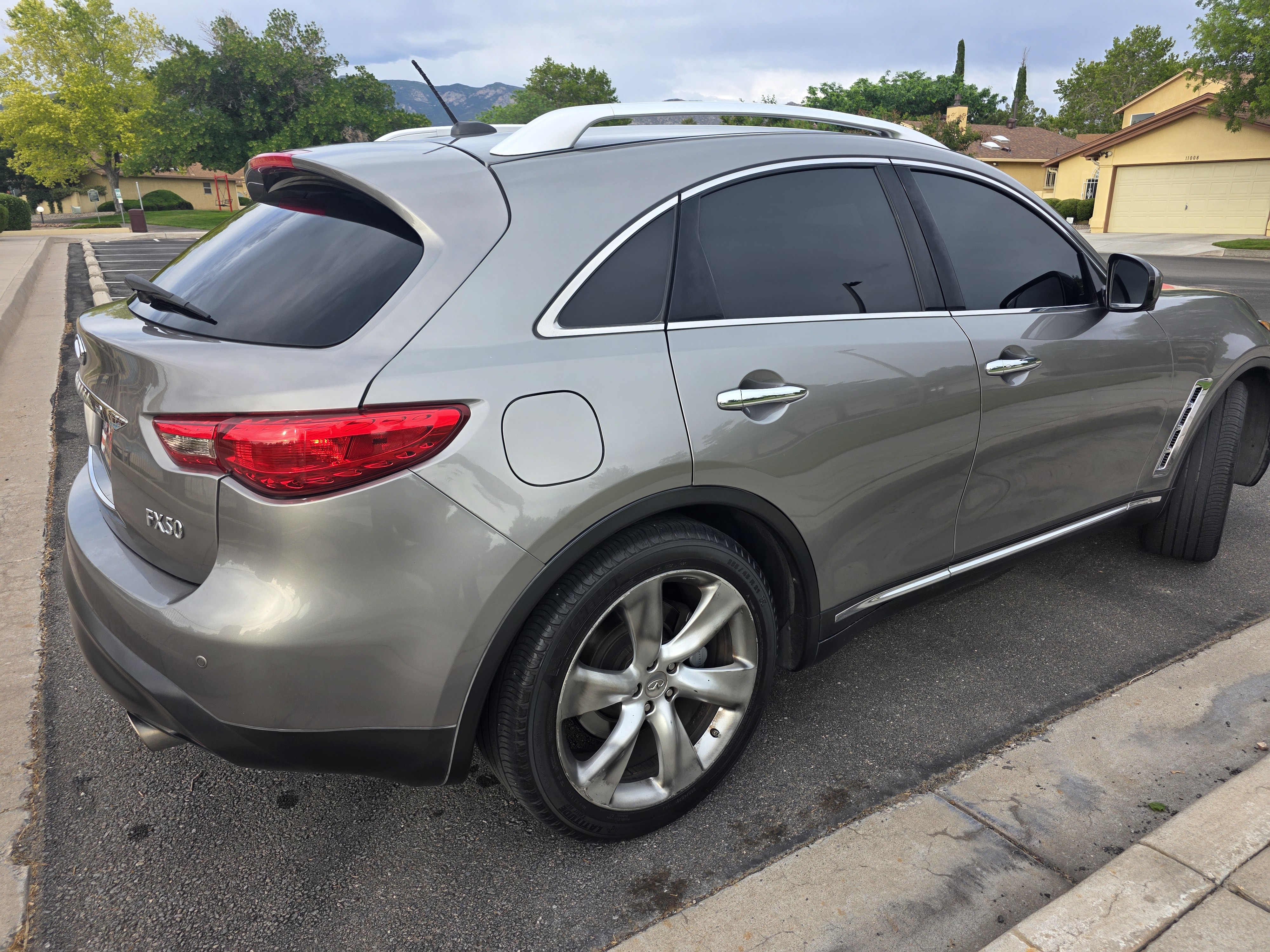 Used 2009 INFINITI FX50 AWD image 6