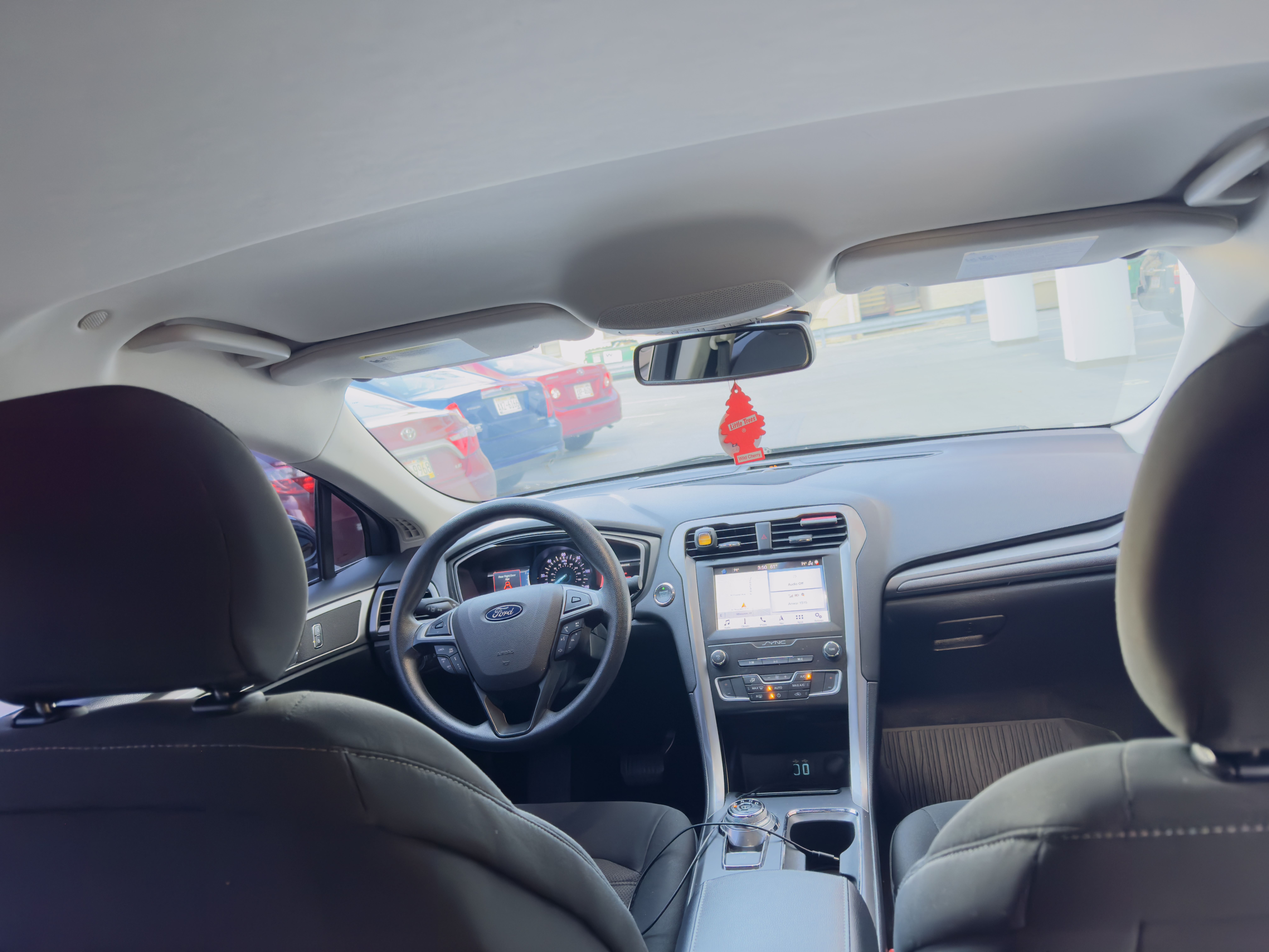 Used 2019 Ford Fusion SE FWD image 9
