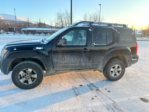 Used 2012 Nissan Xterra X image 4