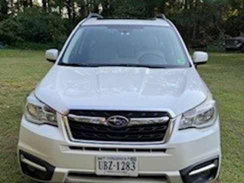 Used 2017 Subaru Forester 2.5i Premium image 5
