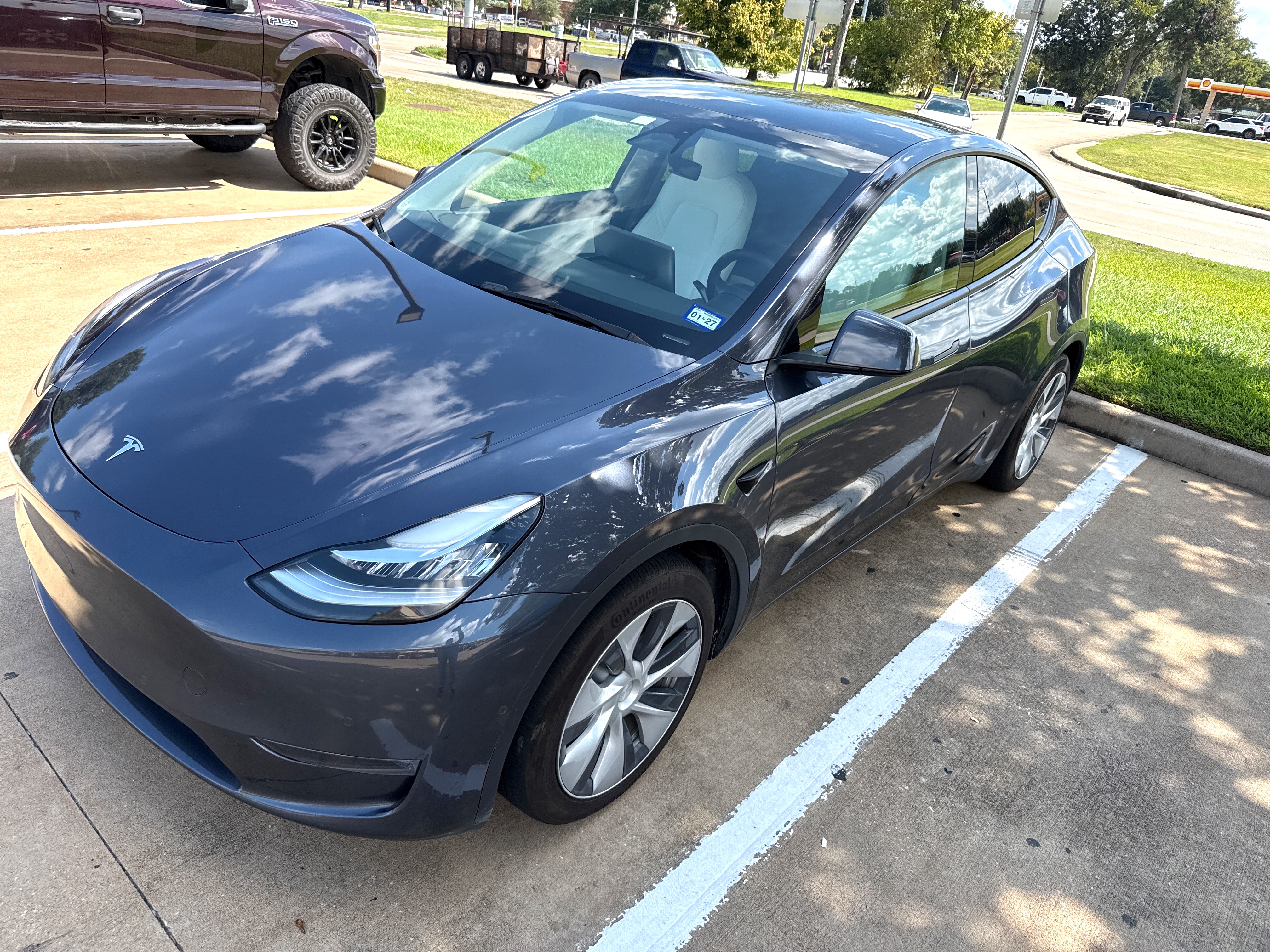 Used 2022 Tesla Model Y Long Range AWD/4WD image 1