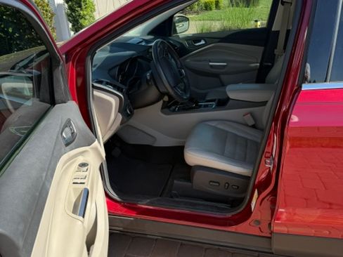 Used 2017 Ford Escape Titanium FWD image 6