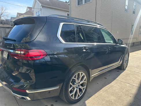 Used 2020 BMW X7 xDrive40i w/ Premium Package AWD/4WD image 2