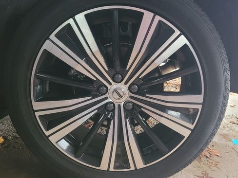 Used 2022 Volvo XC60 B5 Inscription w/ Climate Package image 20