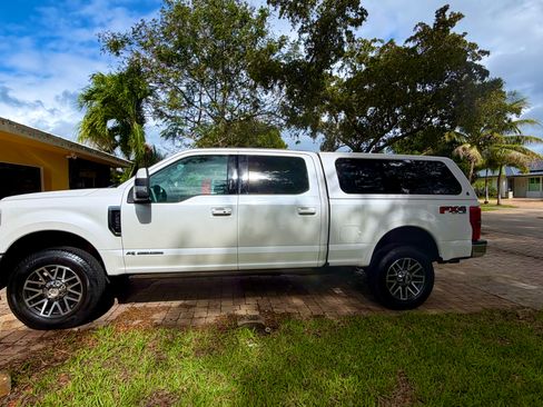 Used 2017 Ford F250 Lariat w/ Lariat Ultimate Package image 1