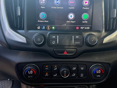 Used 2020 GMC Terrain SLT w/ Preferred Package FWD image 8