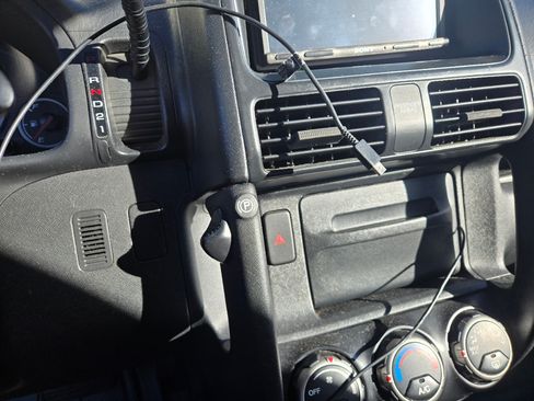 Used 2005 Honda CR-V LX image 17