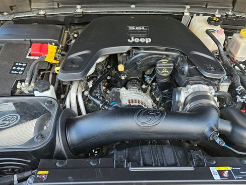 Used 2021 Jeep Gladiator Mojave image 6