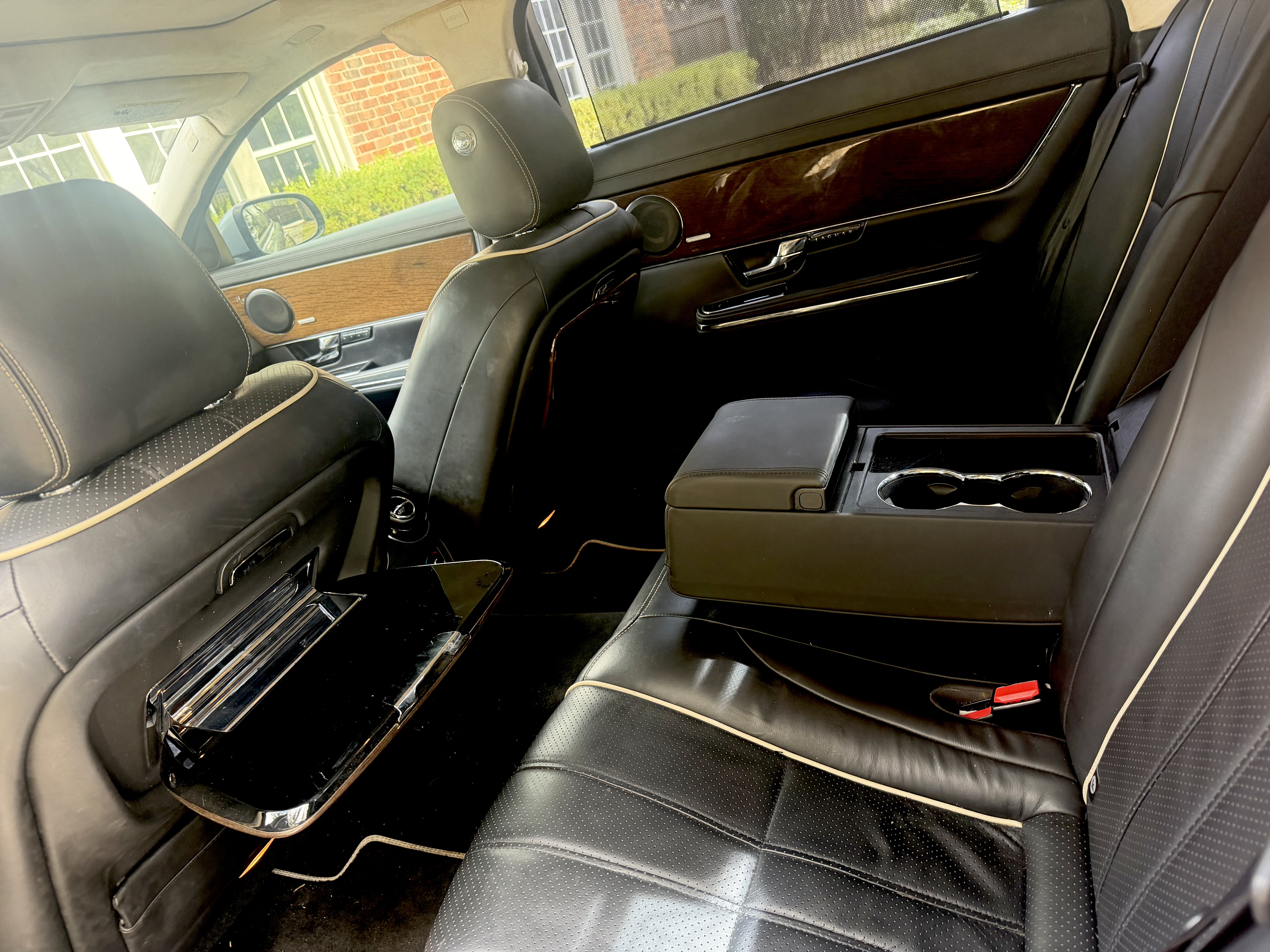 Used 2011 Jaguar XJ L Supercharged RWD image 4