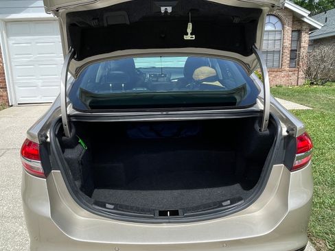 Used 2017 Ford Fusion Titanium FWD image 2