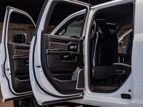 Used 2023 RAM 3500 Laramie w/ Night Edition image 15