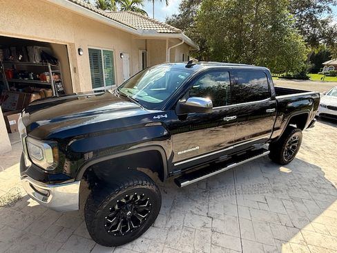 Used 2017 GMC Sierra 1500 SLT w/ SLT Premium Package image 6