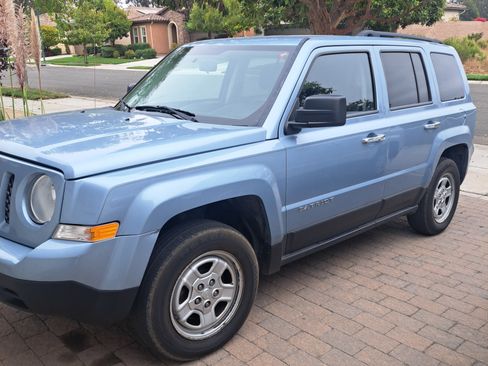 Used 2014 Jeep Patriot Sport image 1