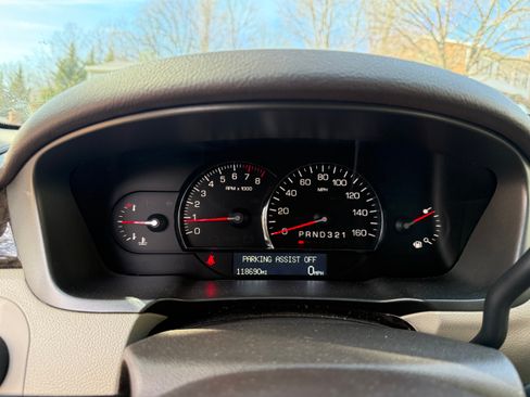 Used 2011 Cadillac DTS Luxury image 9