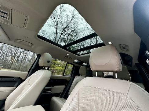 Used 2022 Land Rover Defender 110 SE image 13