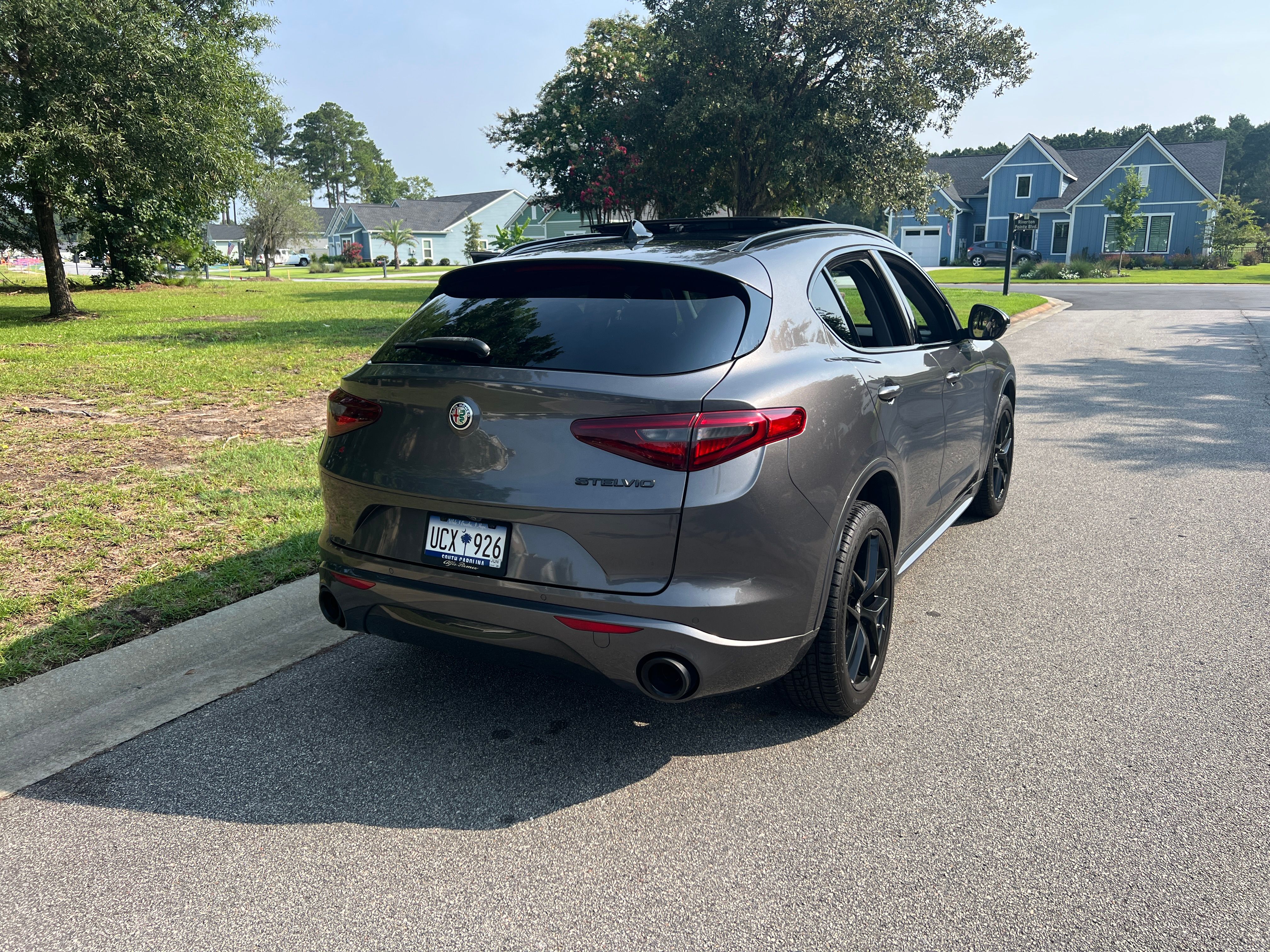 Used 2020 Alfa Romeo Stelvio Ti AWD/4WD image 2