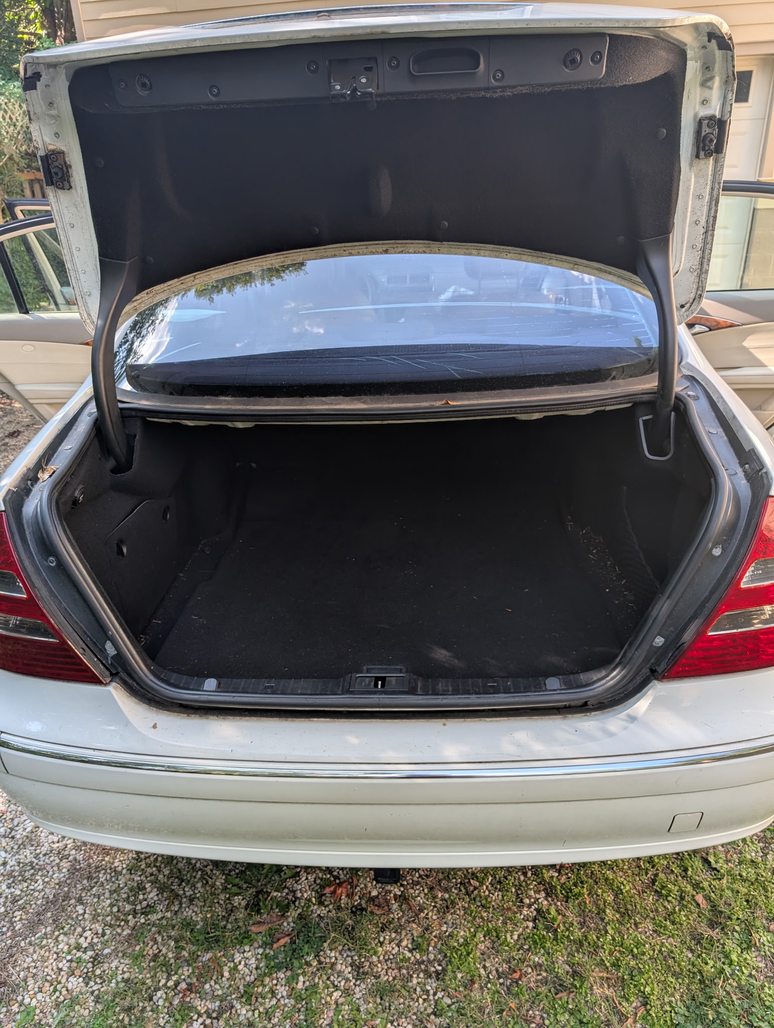 Used 2006 Mercedes-Benz E 320 CDI Sedan image 13