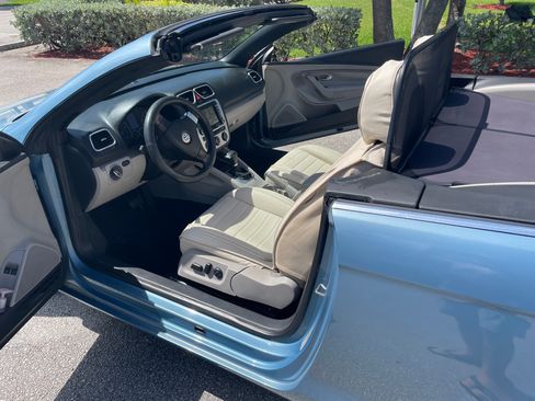 Used 2007 Volkswagen Eos 2.0T FWD image 16