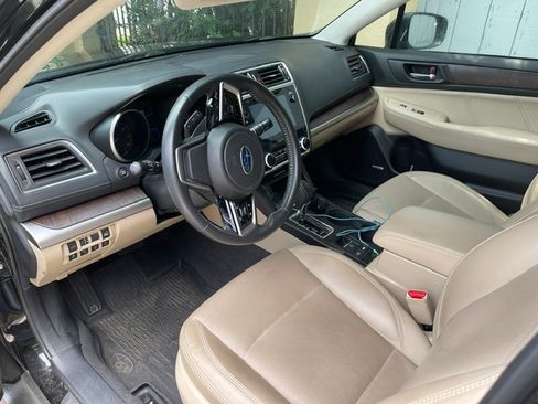 Used 2018 Subaru Outback 3.6R Limited AWD/4WD image 3