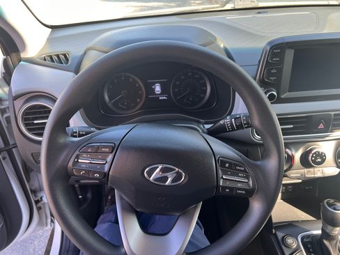 Used 2020 Hyundai Kona SE w/ Cargo Package image 15