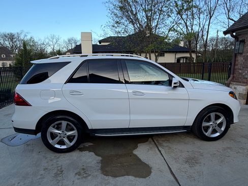 Used 2017 Mercedes-Benz GLE 350 4MATIC image 2