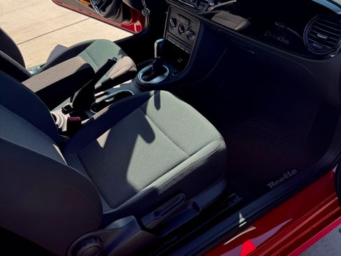 Used 2019 Volkswagen Beetle 2.0T S image 16