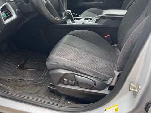 Used 2015 Chevrolet Equinox LS image 9