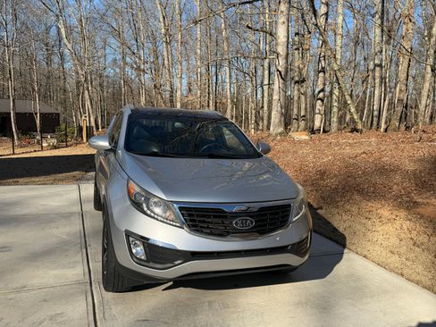 Used 2011 Kia Sportage EX w/ Navigation Pkg image 4