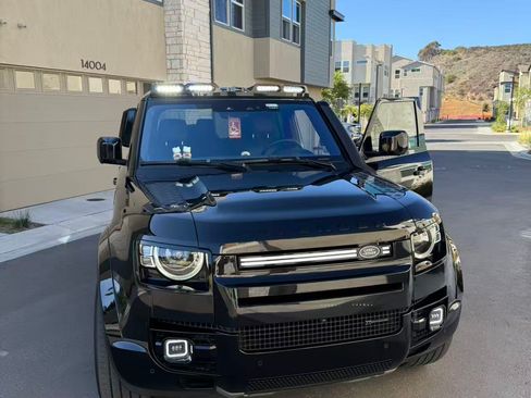 Used 2022 Land Rover Defender 110 X-Dynamic HSE image 1