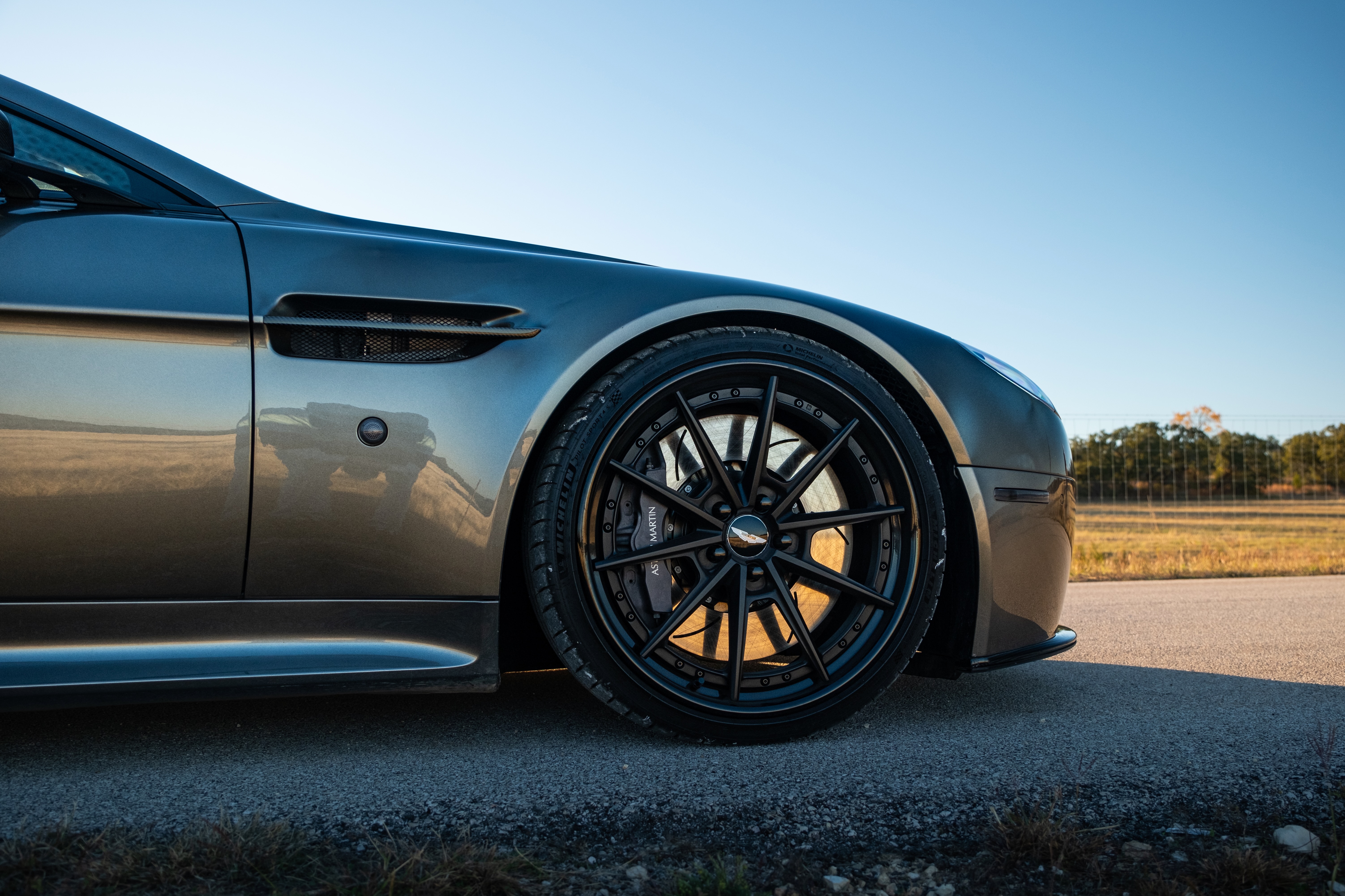 Used 2016 Aston Martin V12 Vantage S RWD image 27