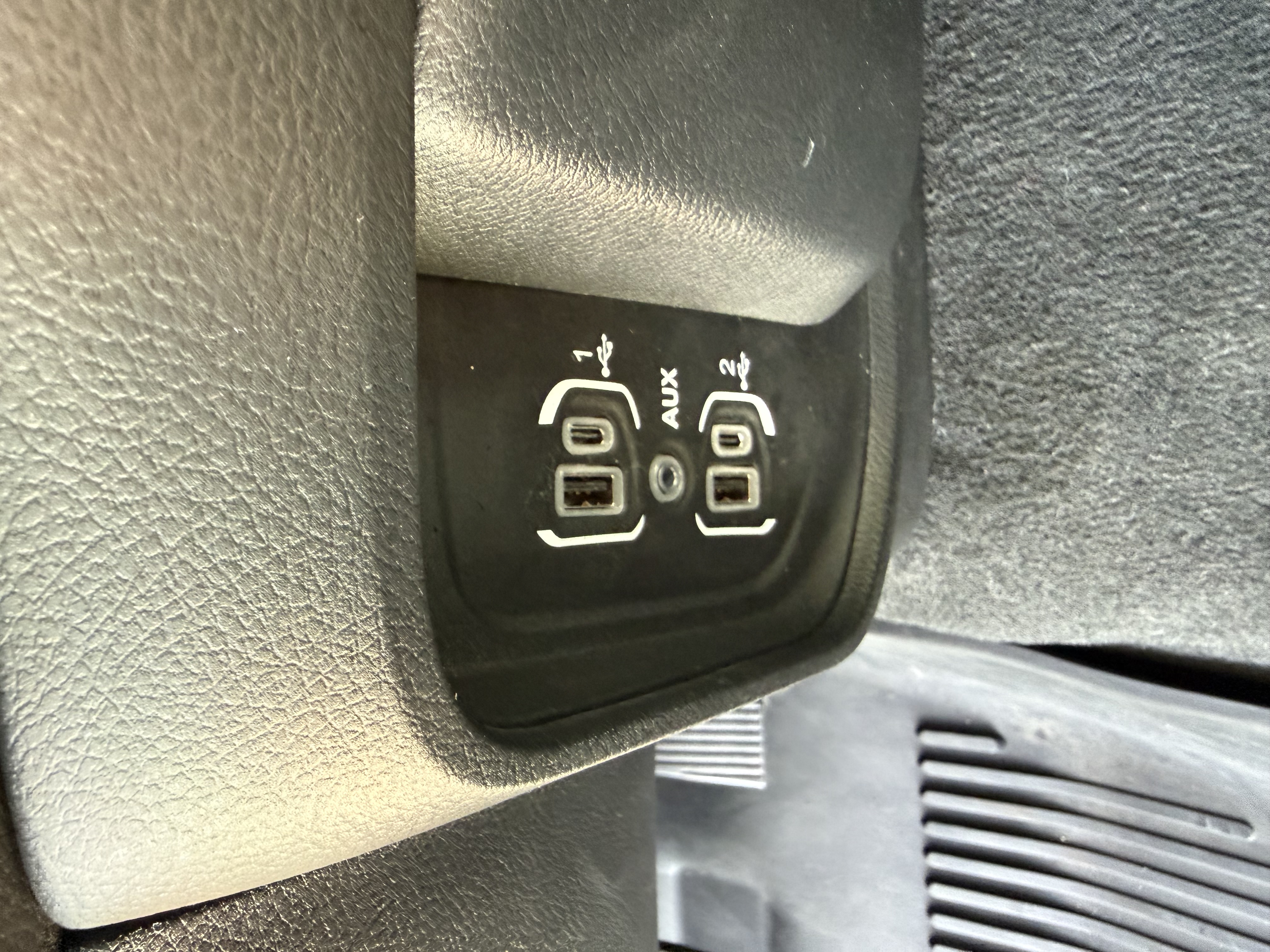 Used 2023 RAM 1500 Laramie AWD/4WD image 17