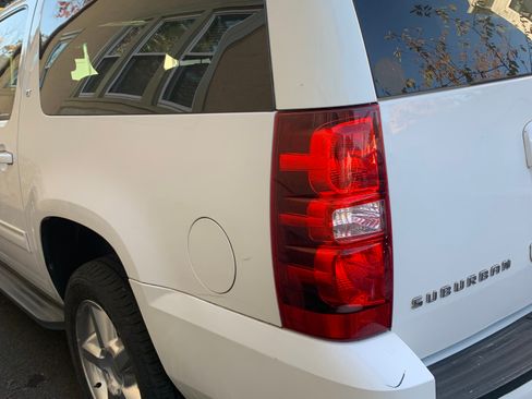 Used 2012 Chevrolet Suburban LT image 20