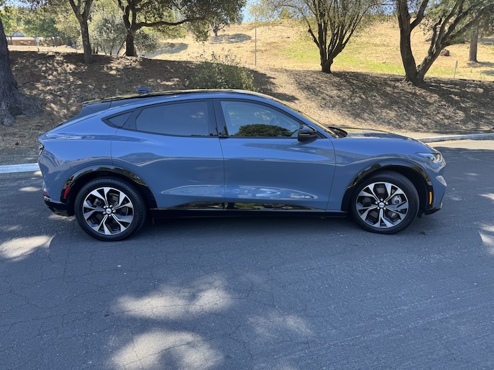 Used 2023 Ford Mustang Mach-E Premium AWD/4WD image 5