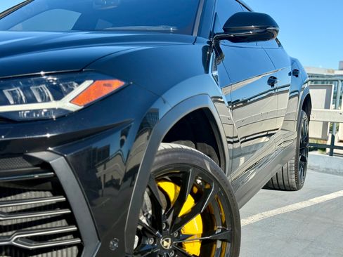 Used 2019 Lamborghini Urus image 11