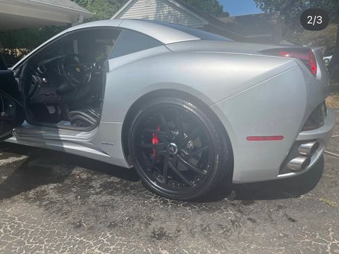 Used 2010 Ferrari California image 4