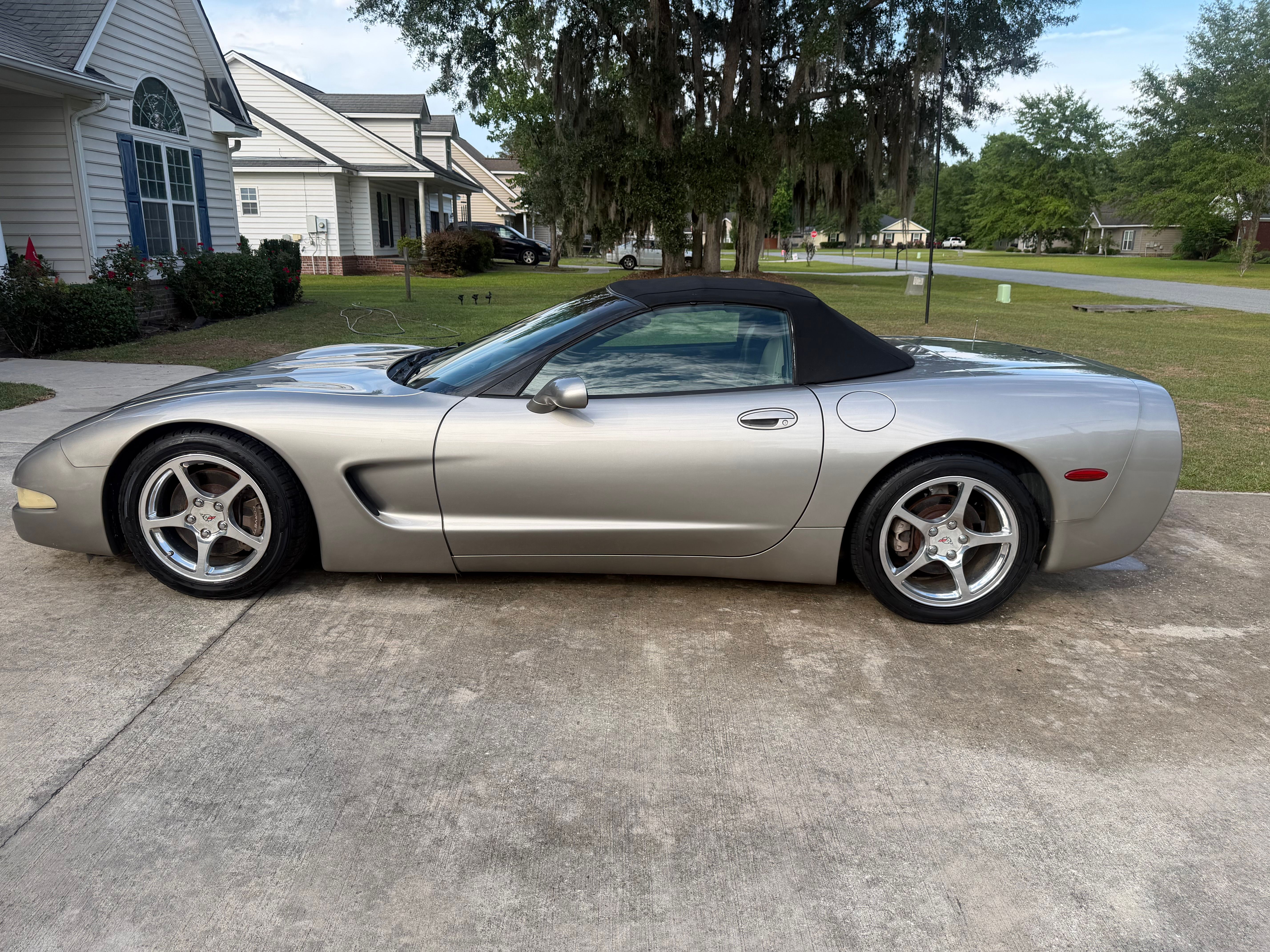 Used 2001 Chevrolet Corvette Convertible w/ Preferred Equipment Group2 RWD image 15