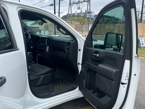 Used 2020 Chevrolet Silverado 2500 W/T w/ WT Convenience Package image 4