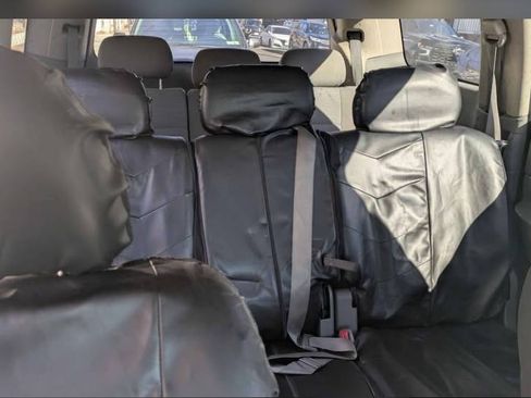 Used 2009 Chrysler Aspen Limited image 1