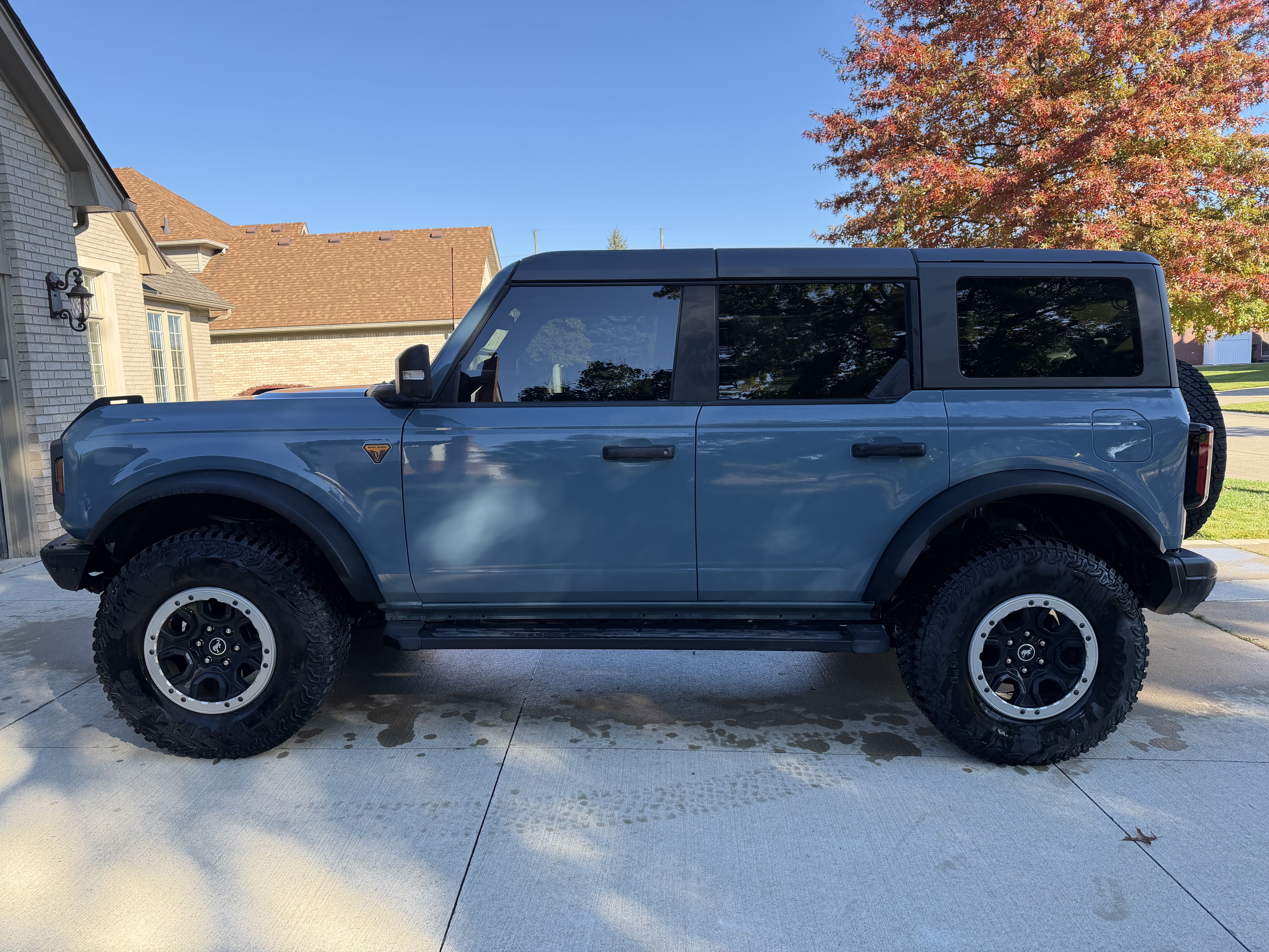 Used 2023 Ford Bronco Badlands w/ Sasquatch Package AWD/4WD image 1
