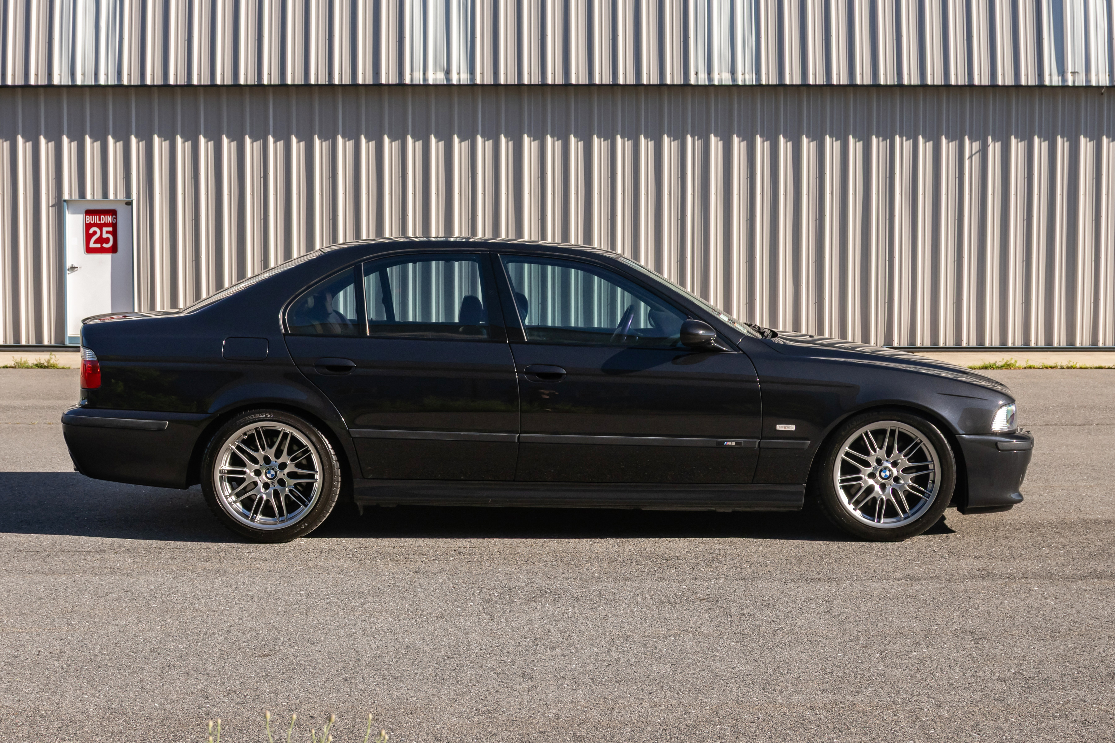 Used 2001 BMW M5 RWD image 4