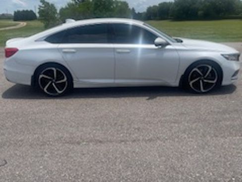 Used 2019 Honda Accord Sport image 6
