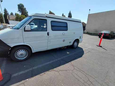 Used 2001 Volkswagen Eurovan image 4