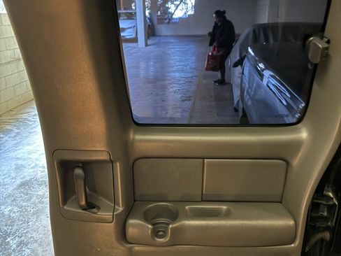 Used 2004 Chevrolet Silverado 1500 SS image 18