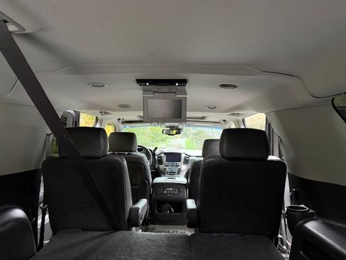 Used 2015 Chevrolet Suburban LTZ image 4