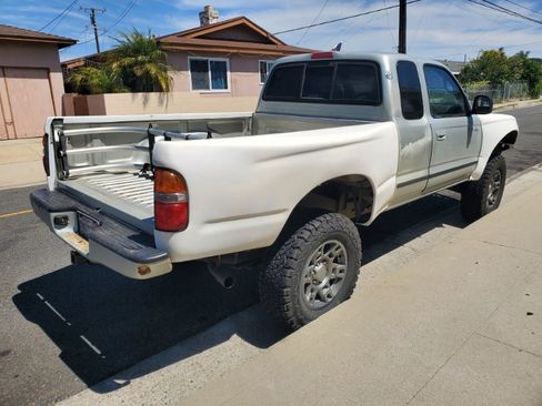 Used 2001 Toyota Tacoma PreRunner RWD image 4