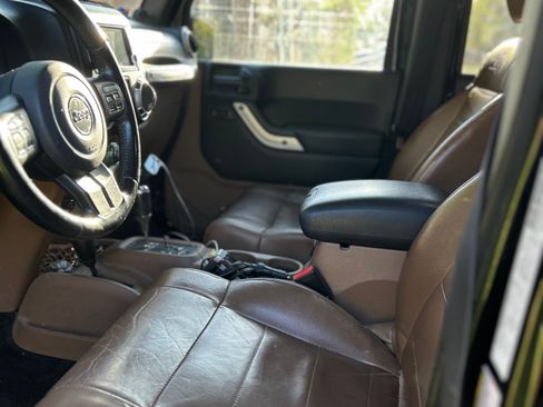 Used 2012 Jeep Wrangler Unlimited Sahara w/ Connectivity Group image 5