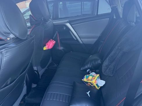 Used 2015 Toyota RAV4 XLE image 2