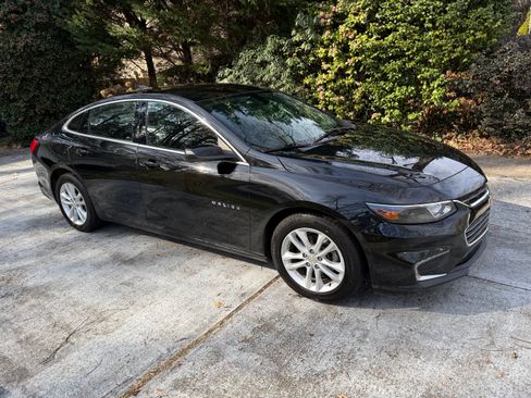 Used 2018 Chevrolet Malibu LT image 1