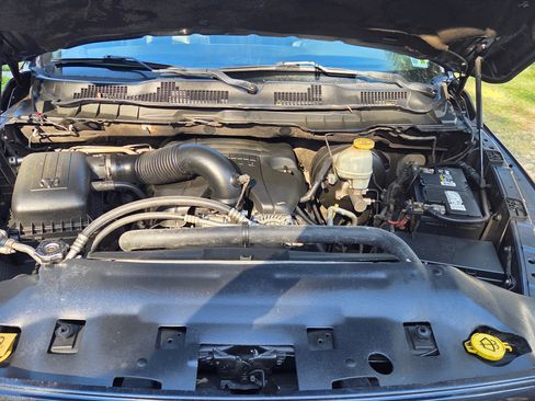 Used 2018 RAM 1500 Sport w/ Convenience Group image 11