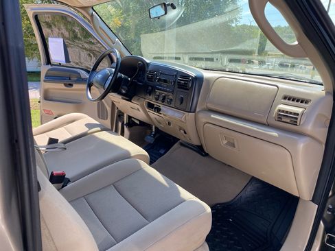 Used 2006 Ford F350 XLT image 6